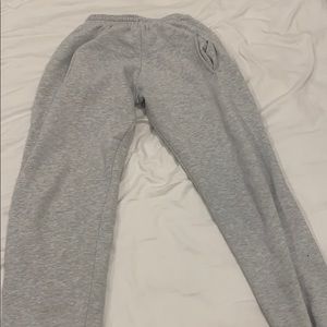 PRETTY LITTLE THING SWEATS